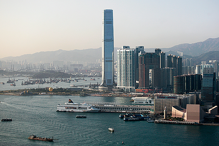 Небоскреб International Commerce Centre в Гонконге. Фото: Tyrone Siu/Reuters