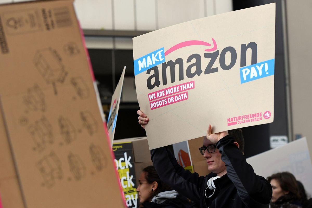 «Заставь Amazon платить: Мы люди, а не роботы или информация»