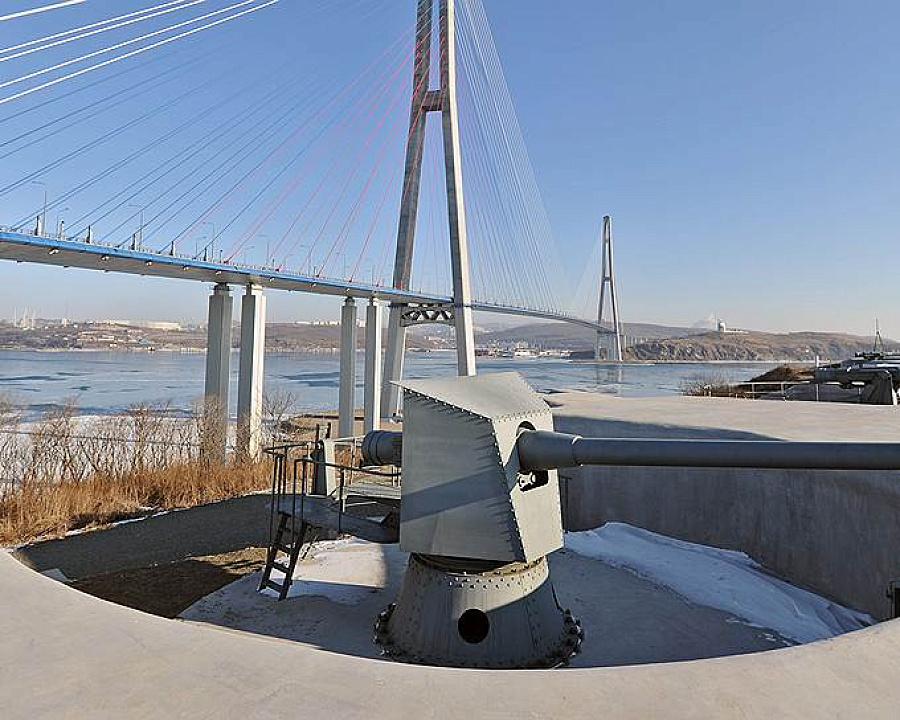 Вантовый мост на остров Русский местные жители воспринимают как символ заботы правительства о регионе