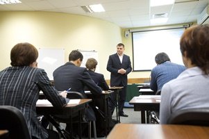 Петр Офицеров