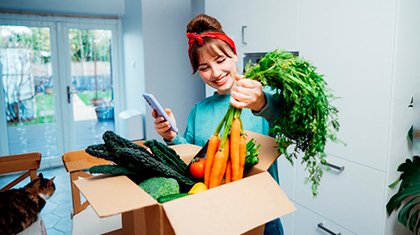 Как продавать ФРОВ в онлайне в 2026 году: опыт «Яндекс Лавки» и «Самоката»
