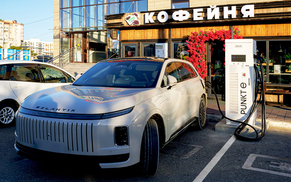 PUNKT E: более 60% клиентов посещают кафе во время зарядки электромобиля