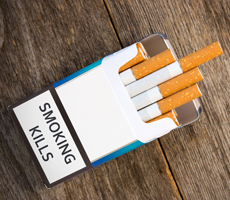 Безликие сигаретные пачки уменьшают тягу к курению