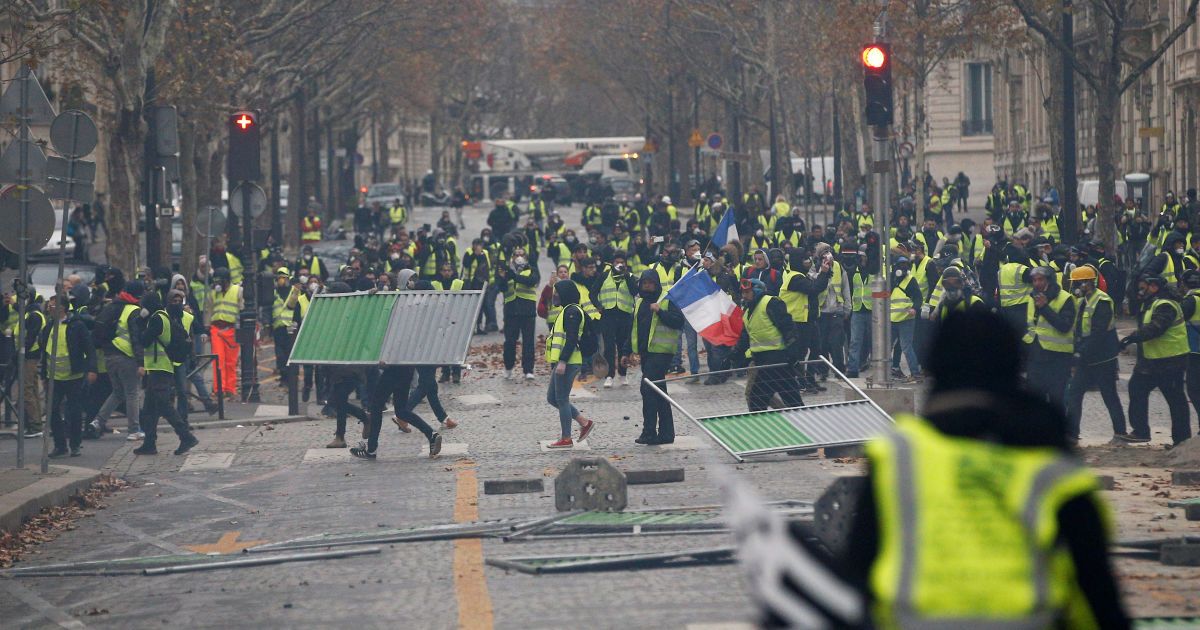 париж протесты.jpeg париж протесты.jpeg