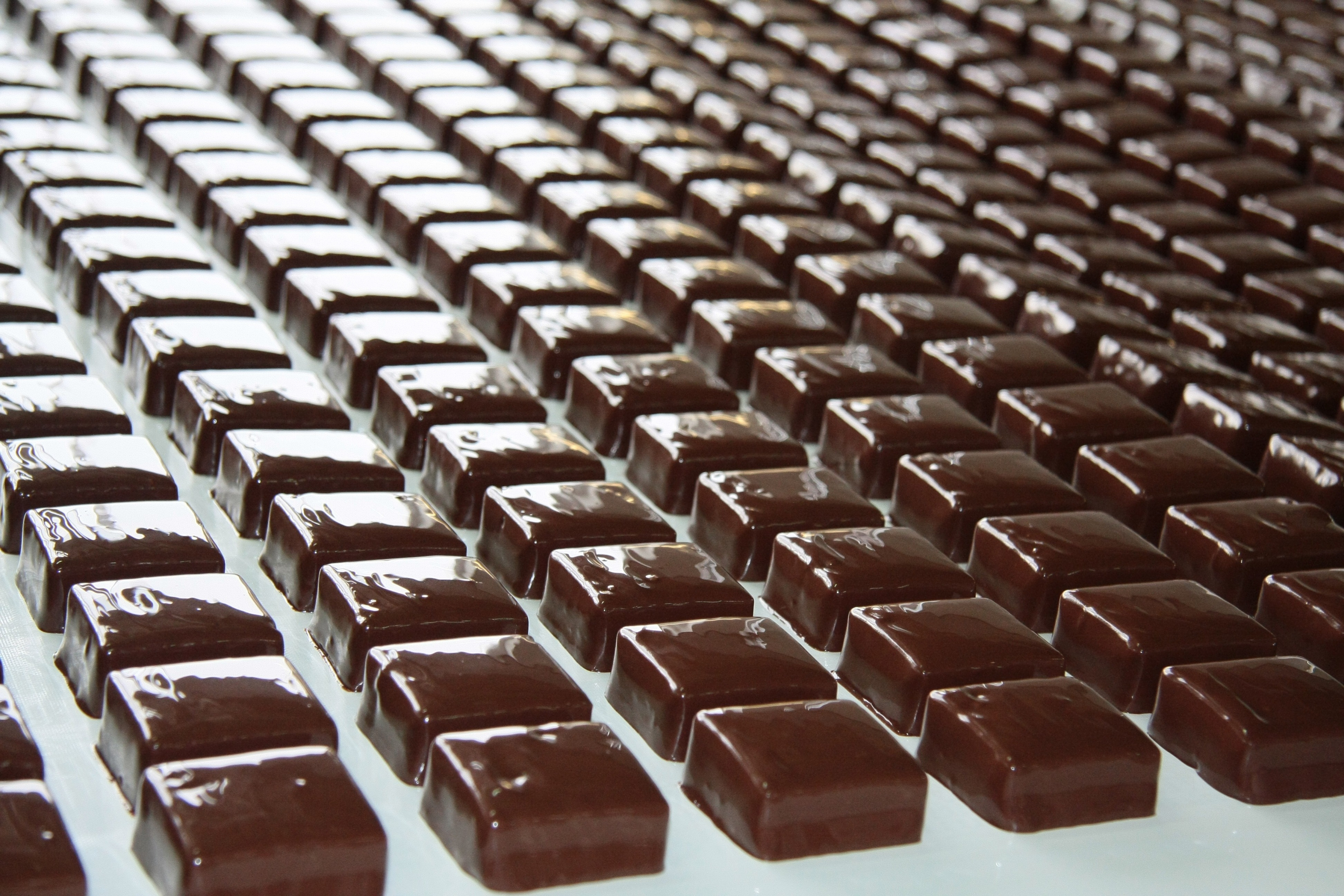 Первая шоколадная фабрика. Шоколадная фабрика Акконд. Фабрика Акконд Чебоксары. Конфеты фабрики Акконд. Конд ф ка Акконд.