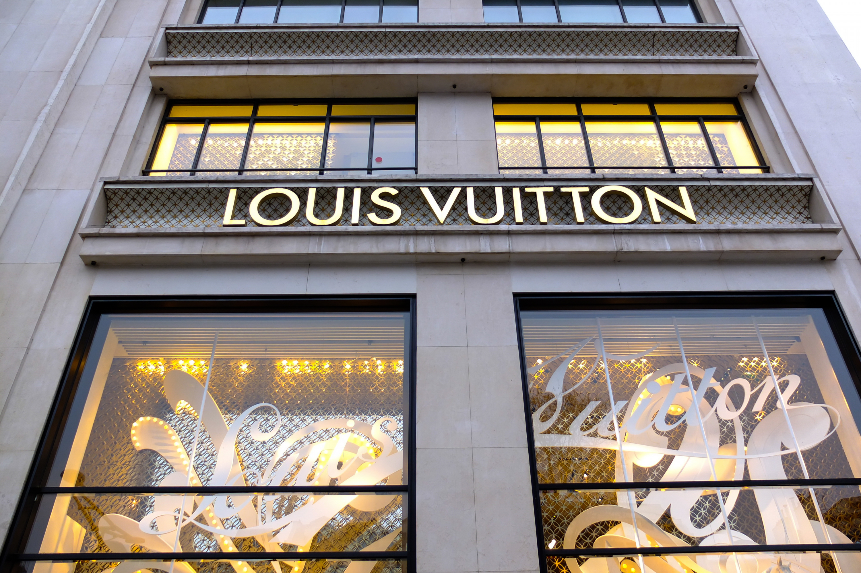 Louis Vuitton, mrmichaelangelo/shutterstock.com