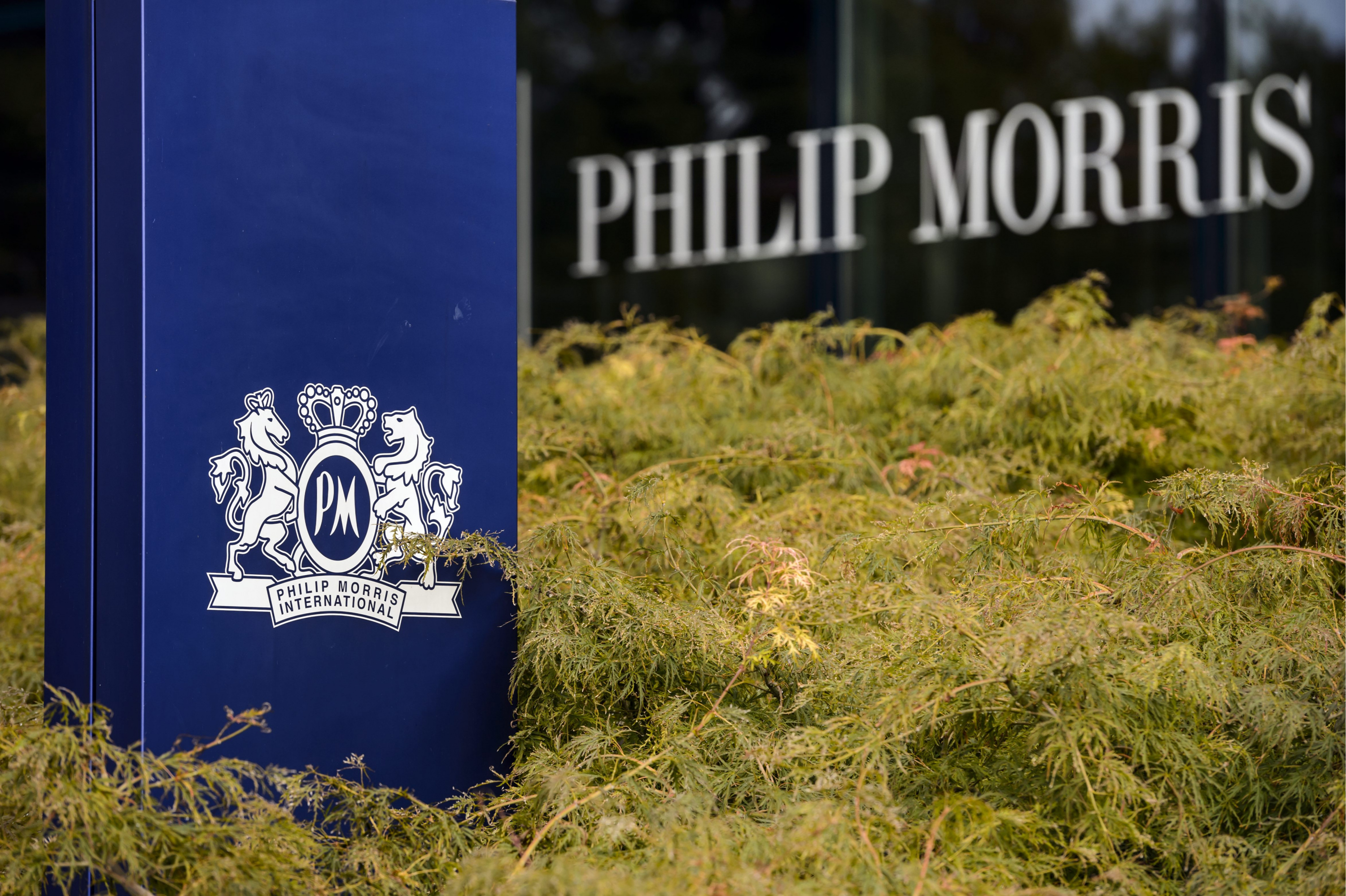 Сайт филип моррис. Компания Филип Моррис Россия. Табачная компания Филип Моррис. Philip Morris International в России. Филлип Моррис логотип.