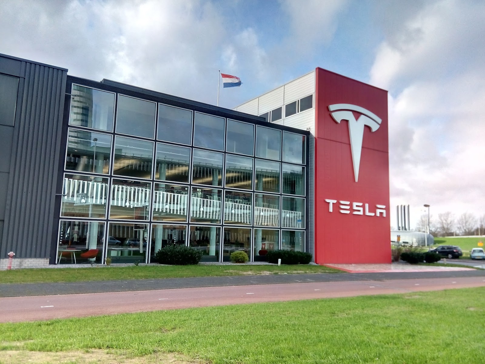 Amsterdam-Tesla-Zuid-Oost-08.jpg Amsterdam-Tesla-Zuid-Oost-08.jpg