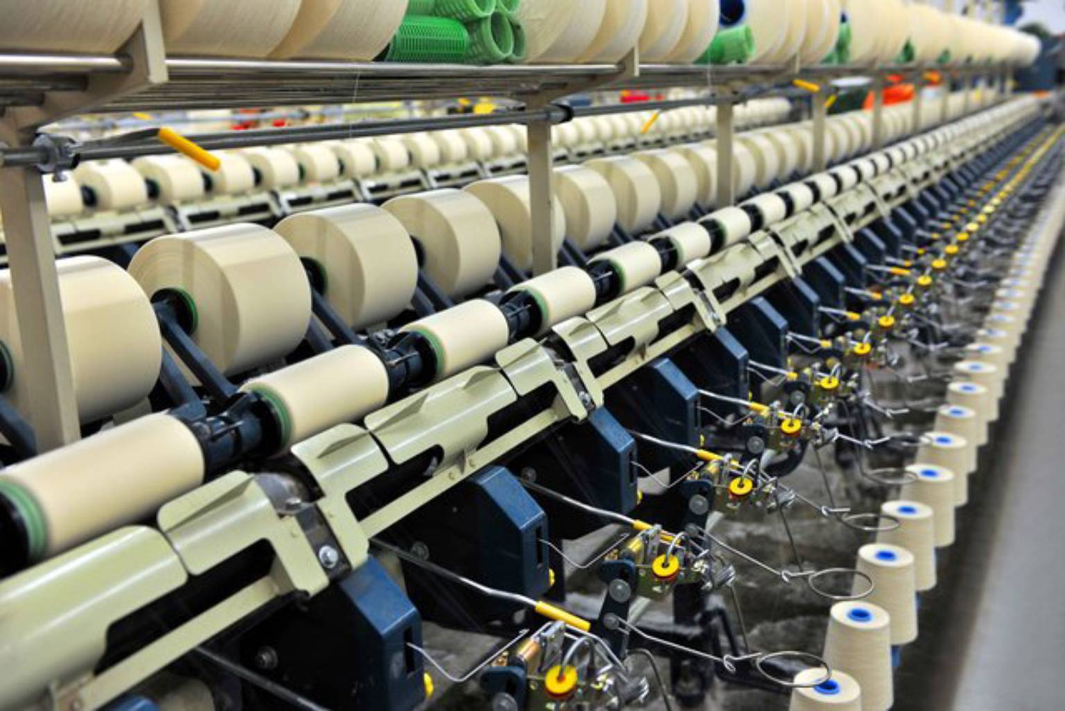 Производства текстильная продукция. Легкая промышленность Узбекистана. Текстильная промышленность. Текстильное производство. Текстильная и легкая промышленность.