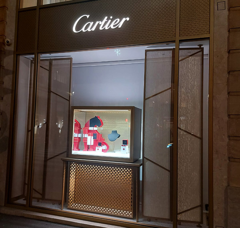 Витрина Cartier в Париже. Фото: Elena Tsfasman, Retail.ru