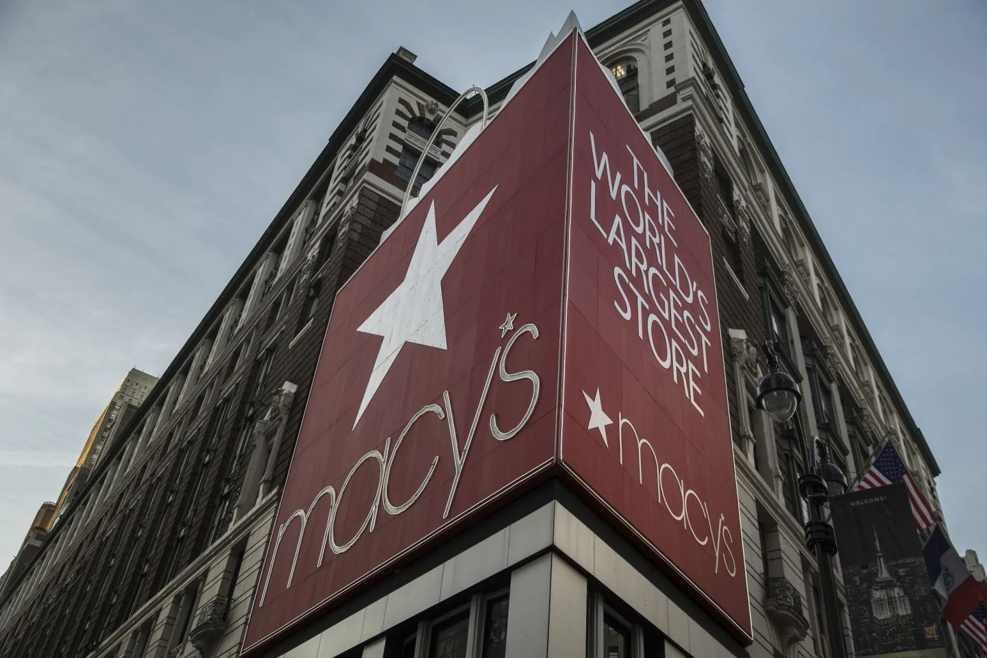Оригинал: https://www.bloomberg.com/news/articles/2020-02-04/macy-s-to-move-san-francisco-tech-offices-to-new-york-atlanta Оригинал: https://www.bloomberg.com/news/articles/2020-02-04/macy-s-to-move-san-francisco-tech-offices-to-new-york-atlanta