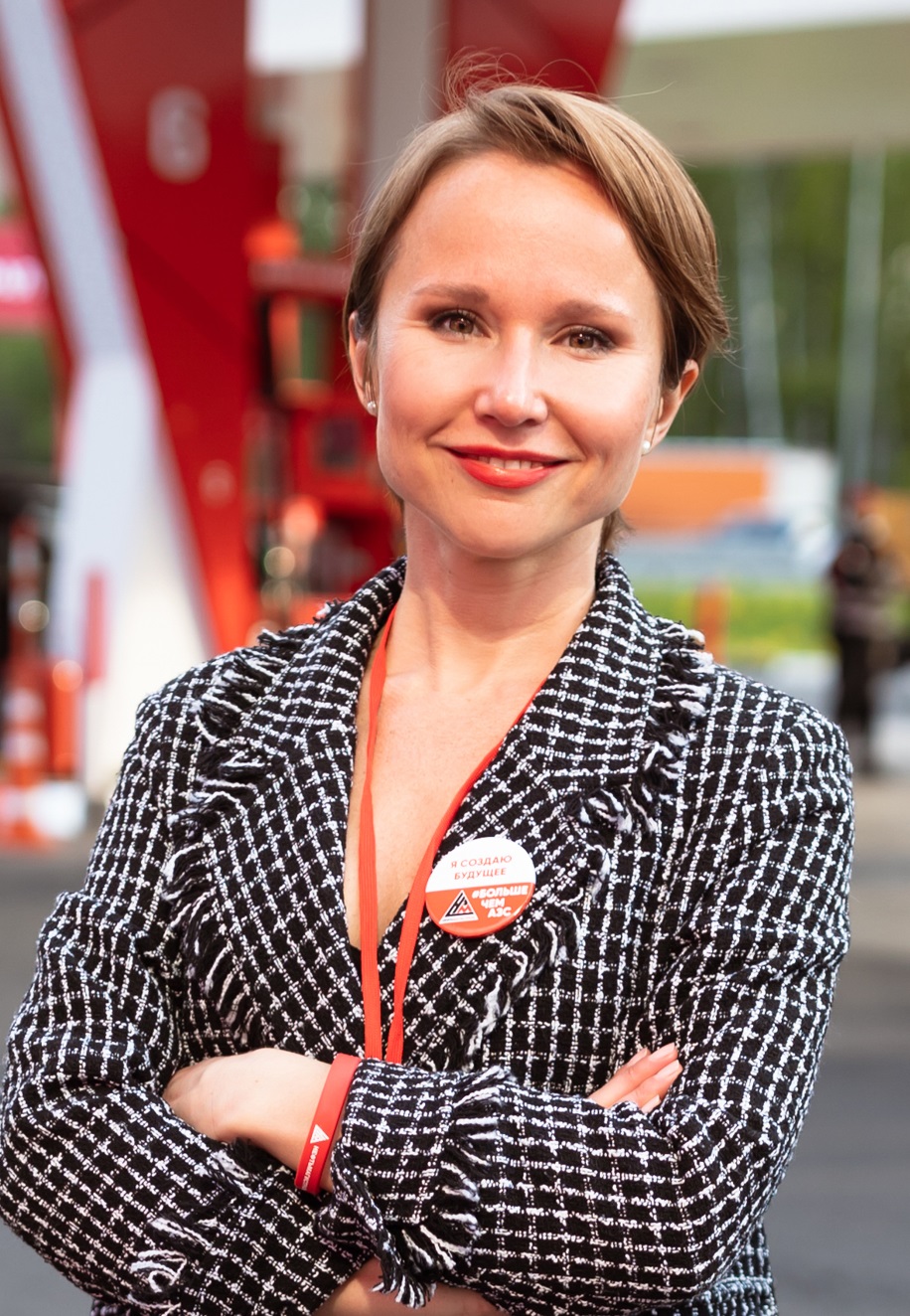 Ирина Ложкина, Нефтьмагистраль.jpg
