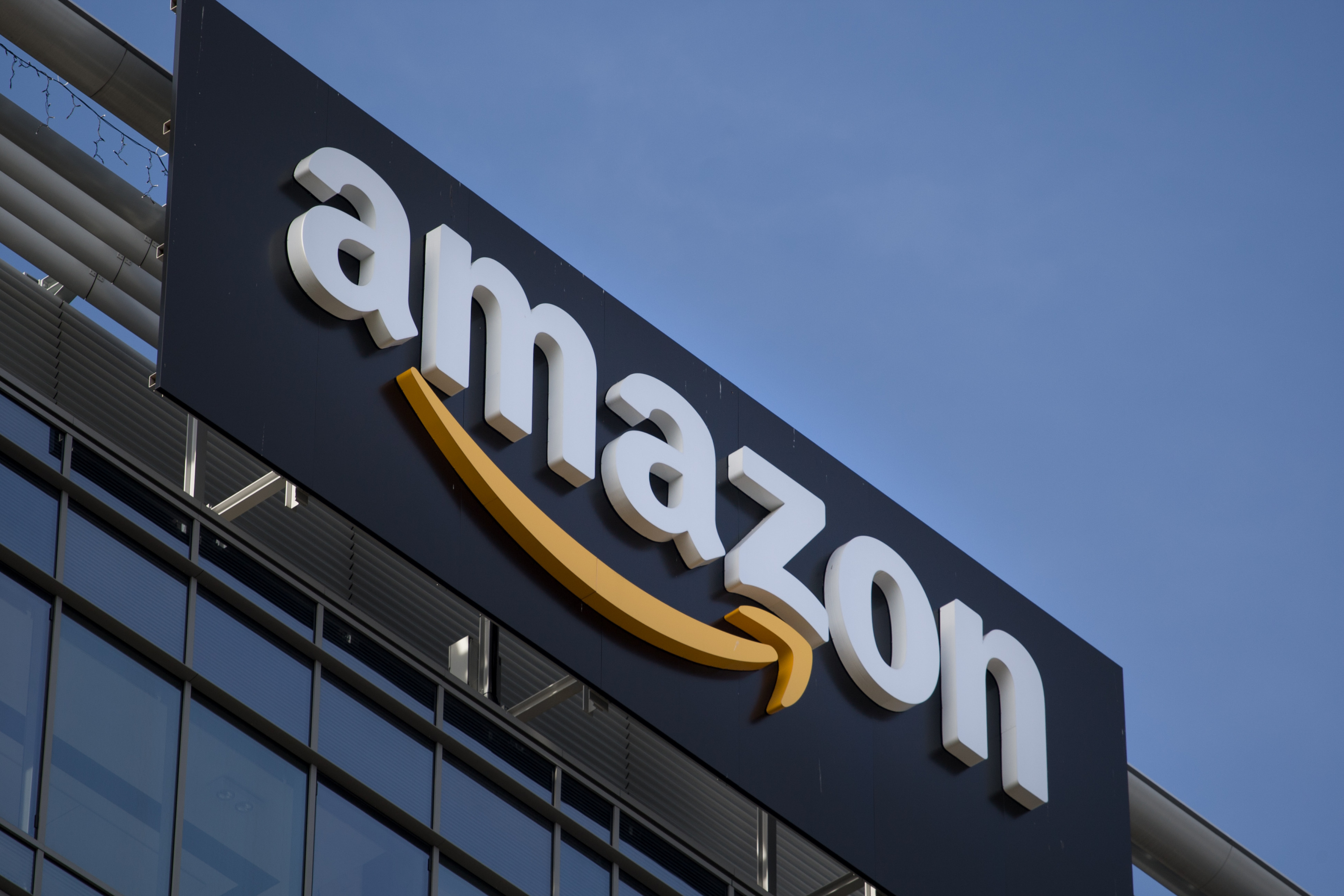 Amazon vs Alibaba: Battle of the Online Giants