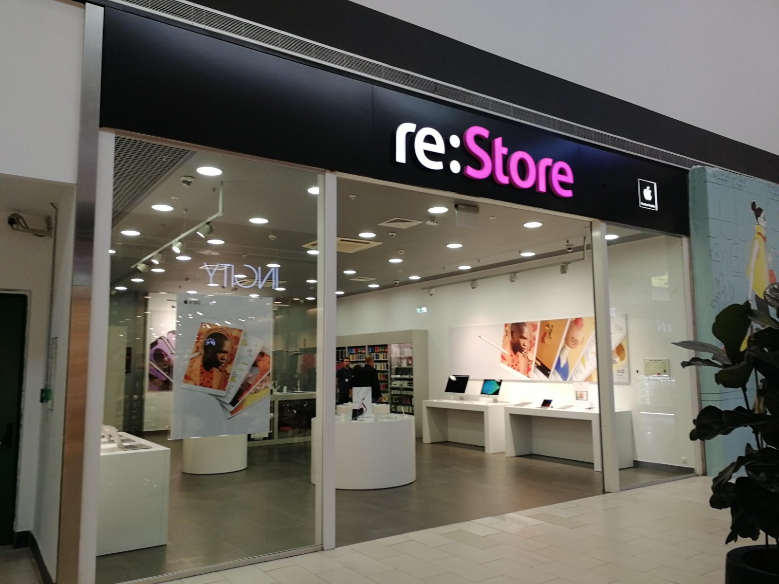 Надо надо сторе. Re Store. Магазин re Store. Restore магазин. Re Store логотип.