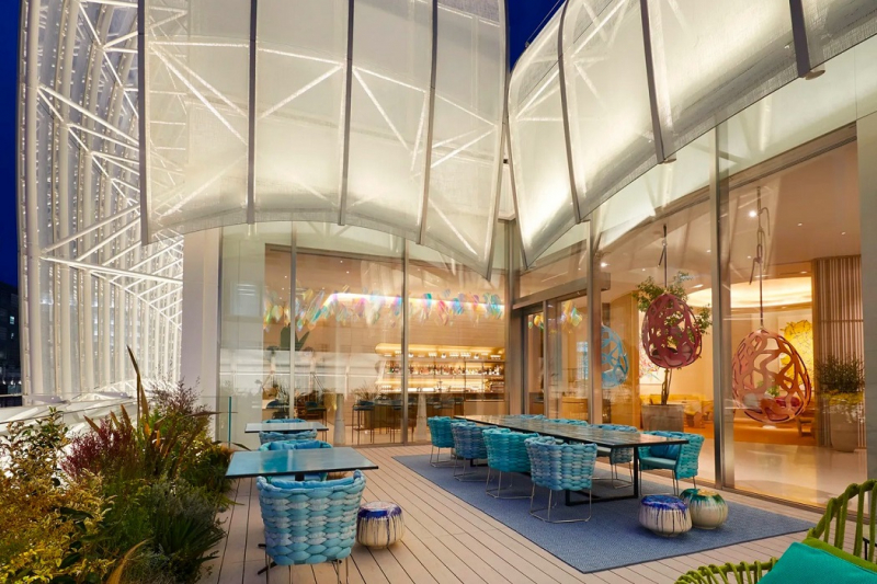 Le Café V, The Very First Louis Vuitton Café - Pursuitist