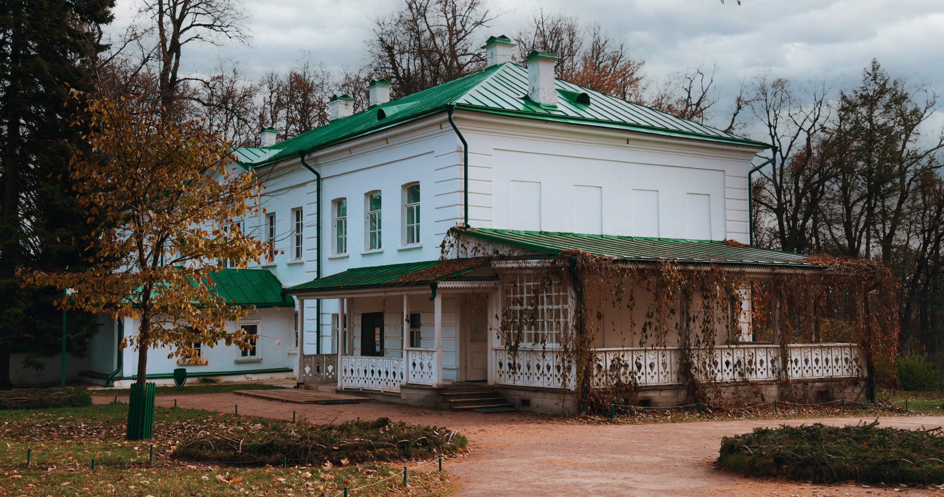 Фасад дома Толстого.jpg