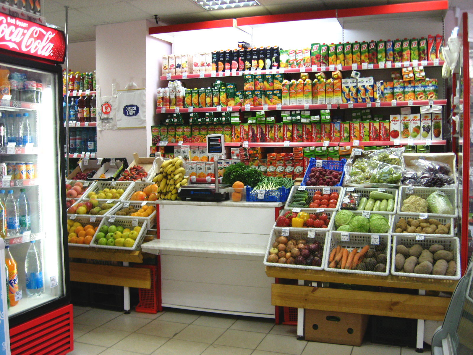 Маленький продуктовый магазин