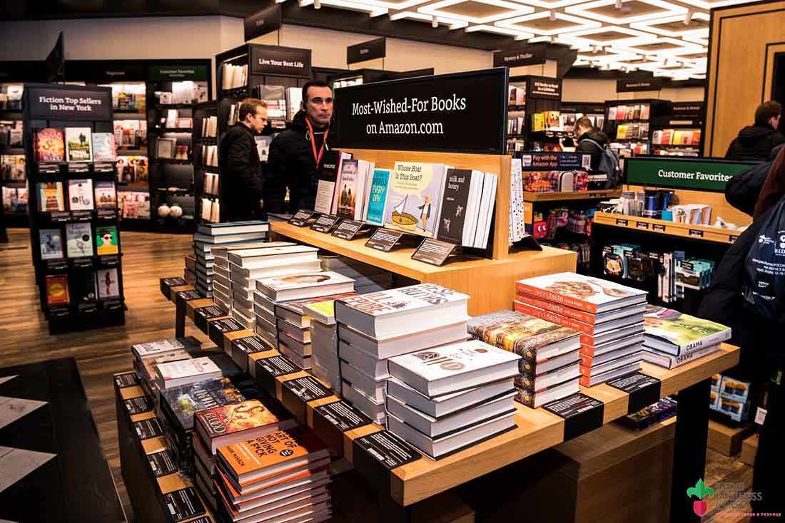 Презентация книги в книжном магазине