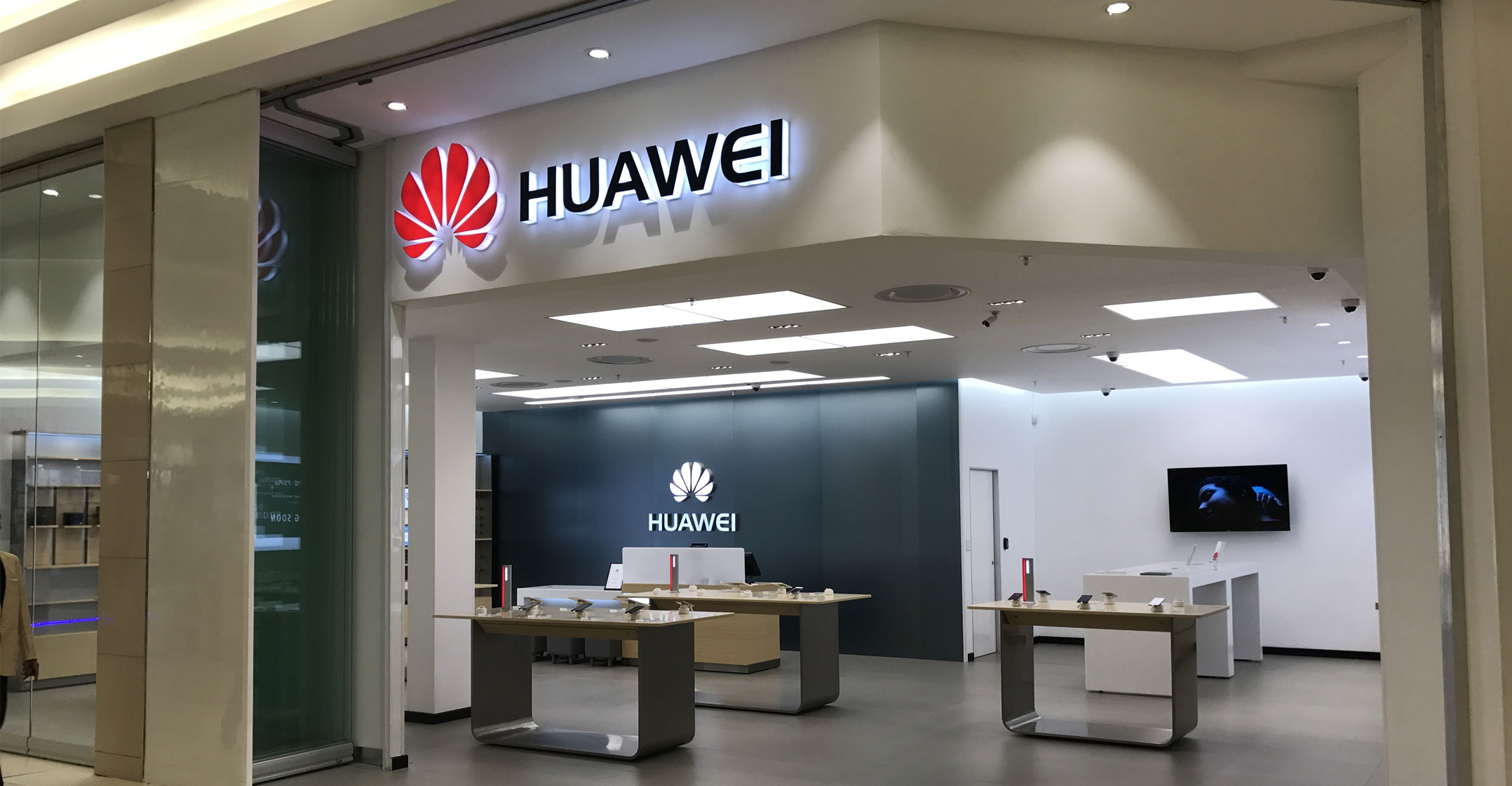 huawei.jpg huawei.jpg