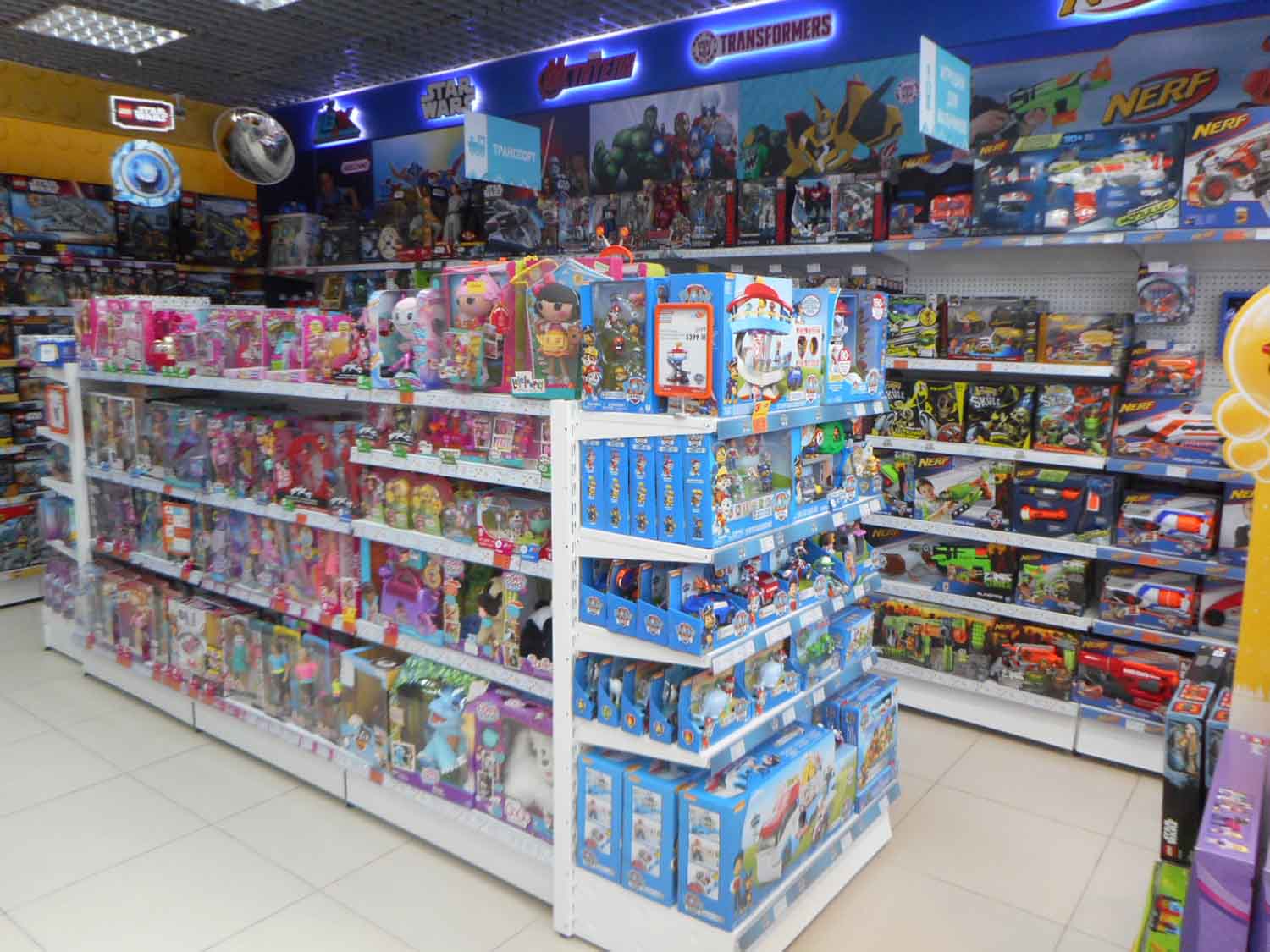 Тою ру магазин. Магазин игрушек. Детский мир игрушки. Игрушки из магазина. Игрушки в детском мире.