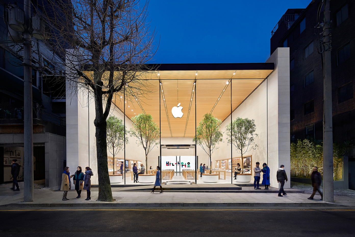 Оригинал: https://www.apple.com/kr/retail/garosugil/ Оригинал: https://www.apple.com/kr/retail/garosugil/