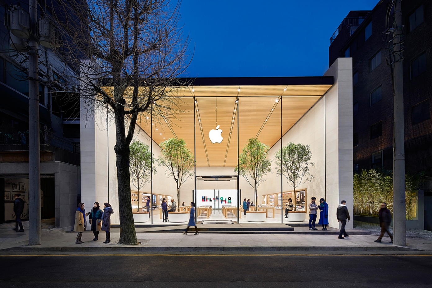 Оригинал: https://www.apple.com/kr/retail/garosugil/