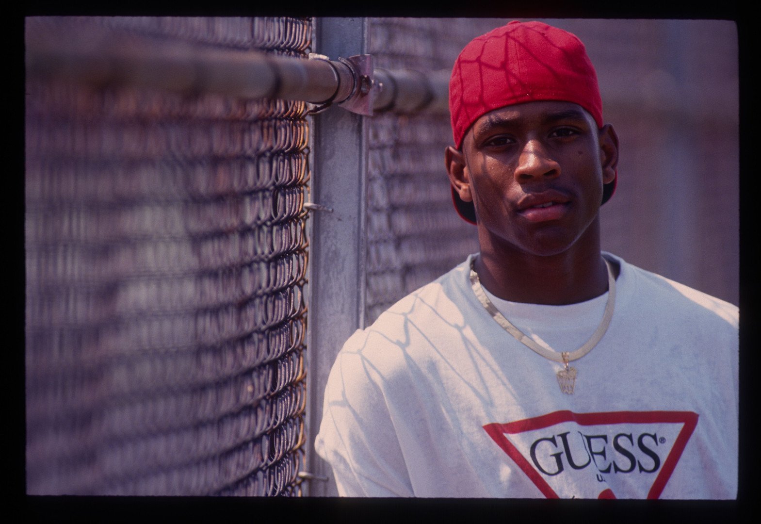 Источник: Guess Jeans  Источник: Guess Jeans