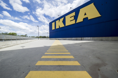 IKEA не торопится продавать гипермаркеты в России