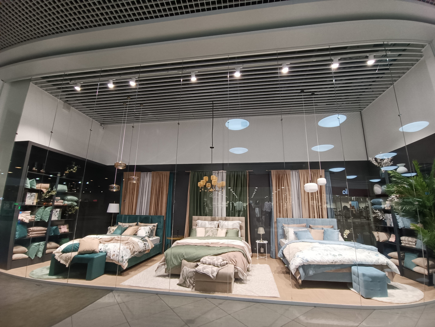 В Санкт-Петербурге открыли первый гипермаркет Askona Home