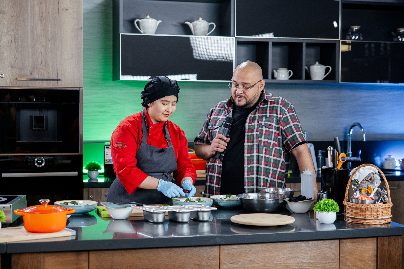 фото из пресс-релиза, Феномен Нигоры: как авторский салат от повара "ВкусВилла" стал новым стандартом искренности в ритейле от 22.01.2026