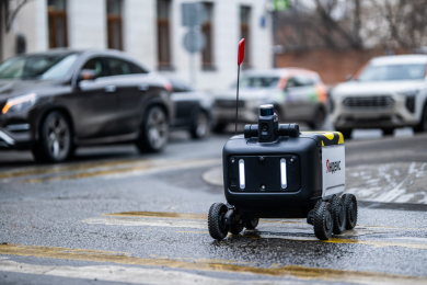 Роботы-курьеры доставят клиентам «Яндекс Еды» в Москве заказы из «Бургер Кинга»