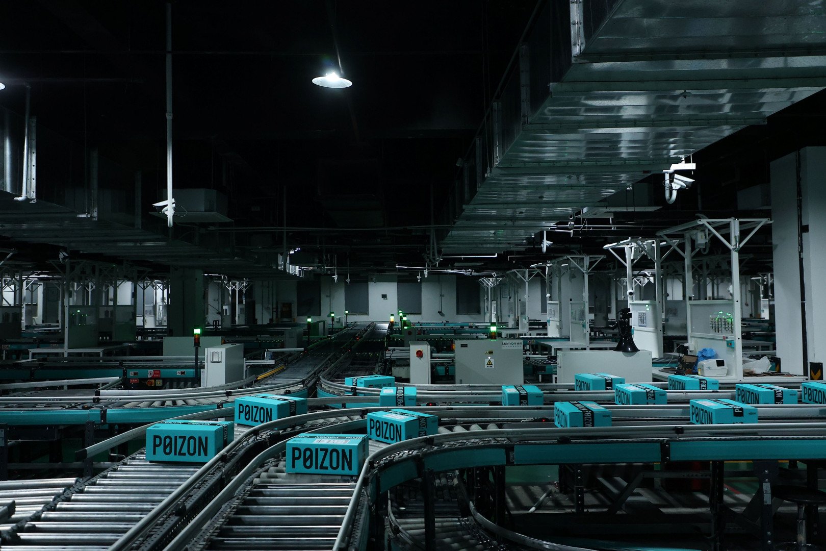 Источник: ДЭВУ (Poizon)