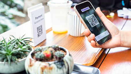 Эволюция платежных систем: от наличных до универсального QR и цифрового рубля