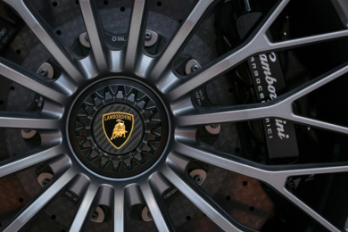 Компания Lamborghini сменила логотип впервые за более чем 20 лет