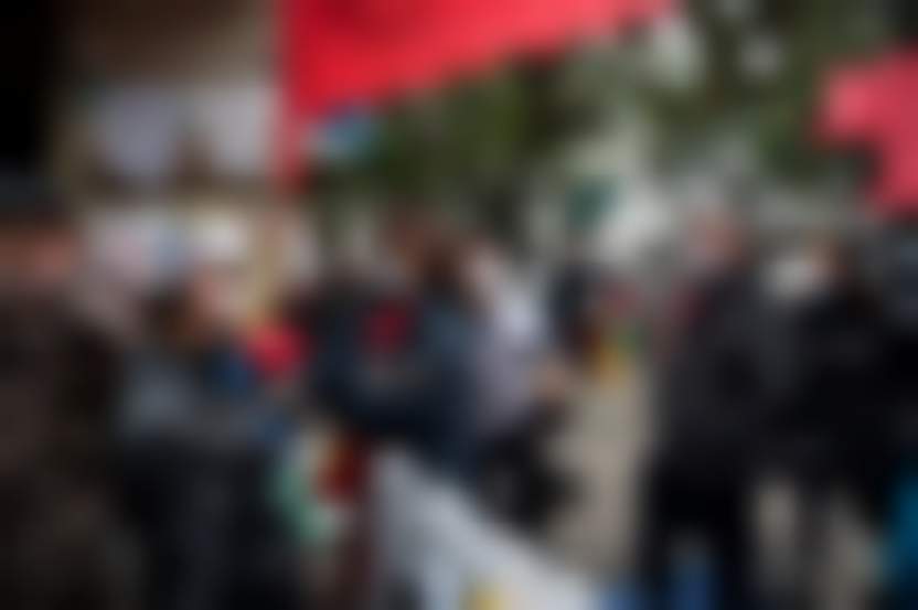 Город Чэнду в Китае. У посетителей рынка измеряют температуру на входе. Источник: ZorroGabriel/shutterstock/ 