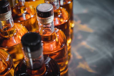 В РФ могут законодательно запретить маркировку импортного алкоголя за рубежом