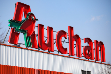 Auchan планирует продать франчайзи семь супермаркетов во Франции