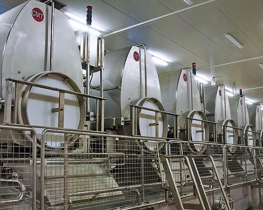 Туровский молочный комбинат – флагман отрасли – набрал такие обороты, что своего молока не хватает