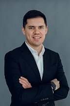 Виталий Панов